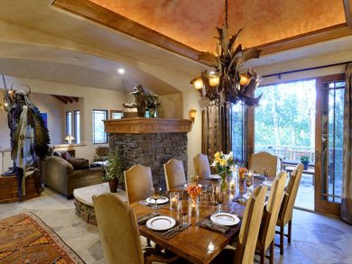 Unique Five Bedroom with Ski-in/Ski-out Access to Two Creeks Unique Five Bedroom with Ski-in/Ski-out Access to Two Creeks