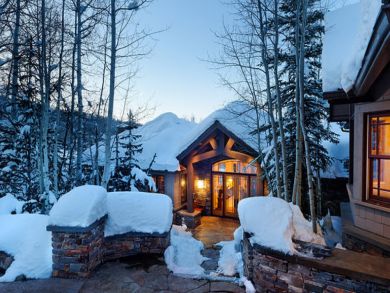 Unique Five Bedroom with Ski-in/Ski-out Access to Two Creeks Unique Five Bedroom with Ski-in/Ski-out Access to Two Creeks