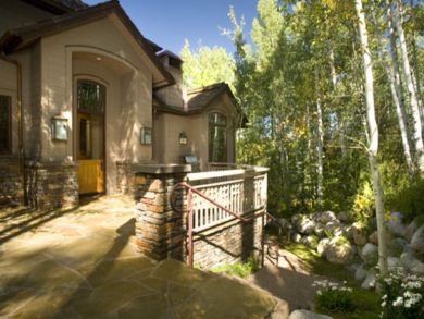 Unique Five Bedroom with Ski-in/Ski-out Access to Two Creeks Unique Five Bedroom with Ski-in/Ski-out Access to Two Creeks