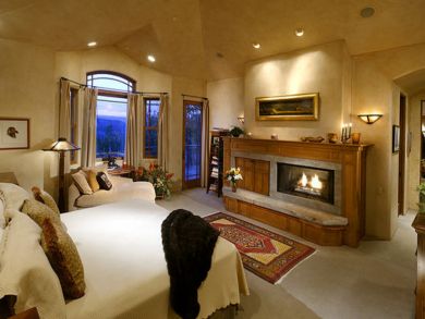 Unique Five Bedroom with Ski-in/Ski-out Access to Two Creeks Unique Five Bedroom with Ski-in/Ski-out Access to Two Creeks