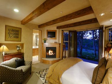Unique Five Bedroom with Ski-in/Ski-out Access to Two Creeks Unique Five Bedroom with Ski-in/Ski-out Access to Two Creeks