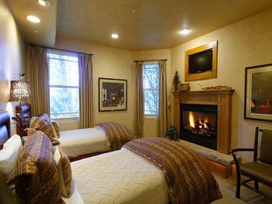 Unique Five Bedroom with Ski-in/Ski-out Access to Two Creeks Unique Five Bedroom with Ski-in/Ski-out Access to Two Creeks