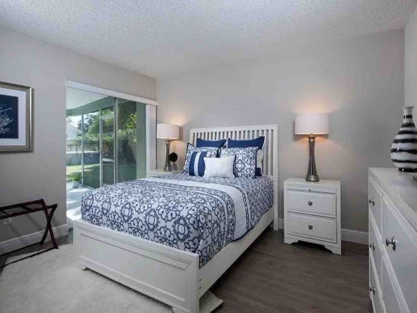 Naples Three Bedroom Vacation Rental Steps to the Beach