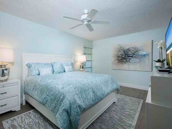 Naples Three Bedroom Vacation Rental Steps to the Beach