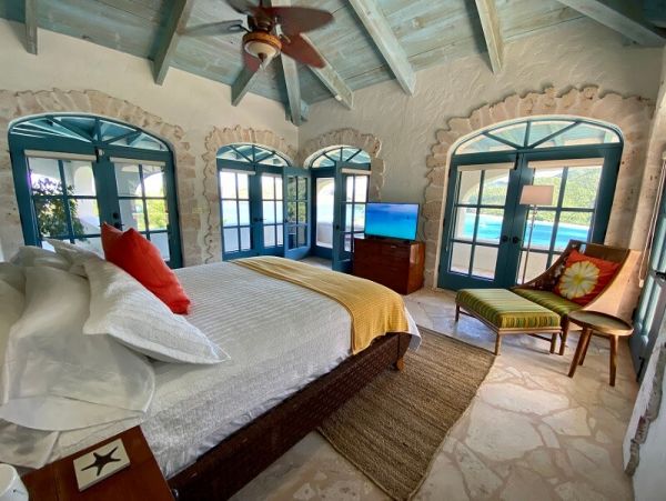Four Bedroom Villa with Amazing Bay Views & Private Pool