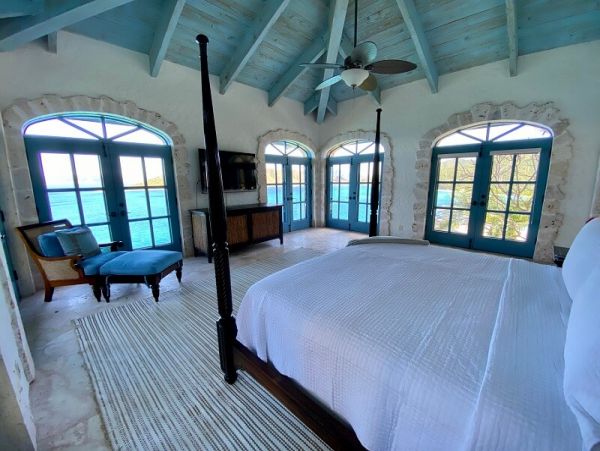 Four Bedroom Villa with Amazing Bay Views & Private Pool