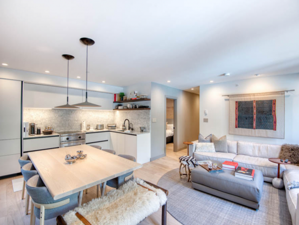 Vail Vacation Condo 3 Bedrooms Sleeps Six Walk to Gondola