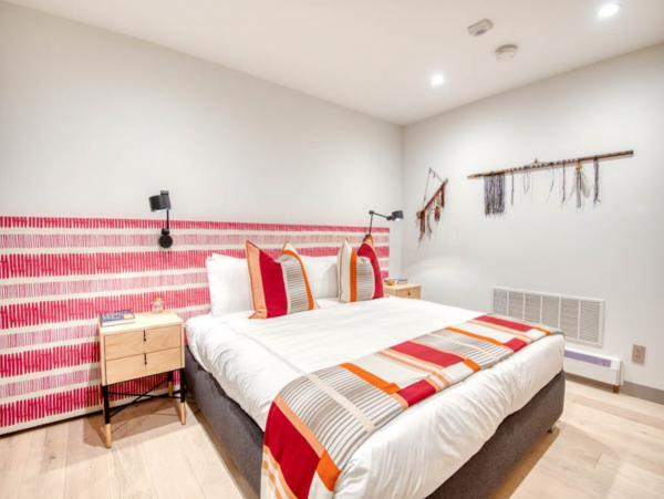 Vail Vacation Condo 3 Bedrooms Sleeps Six Walk to Gondola