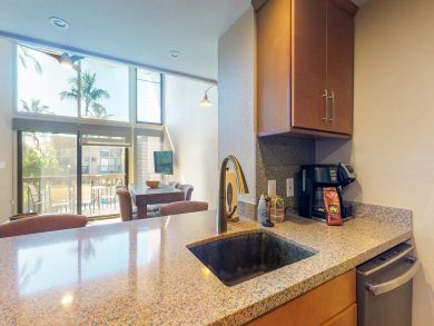 Kihei Vacation Condo One Bedroom Plus Loft Sleeps 6 Guests