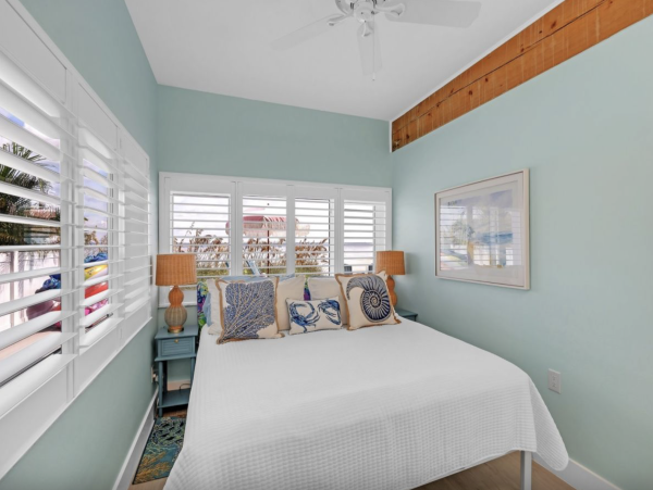 Beautiful Waterfront Anna Maria Home with Private Bay Beach NEW ARRIVAL!