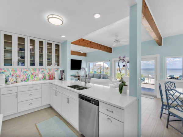 Beautiful Waterfront Anna Maria Home with Private Bay Beach NEW ARRIVAL!
