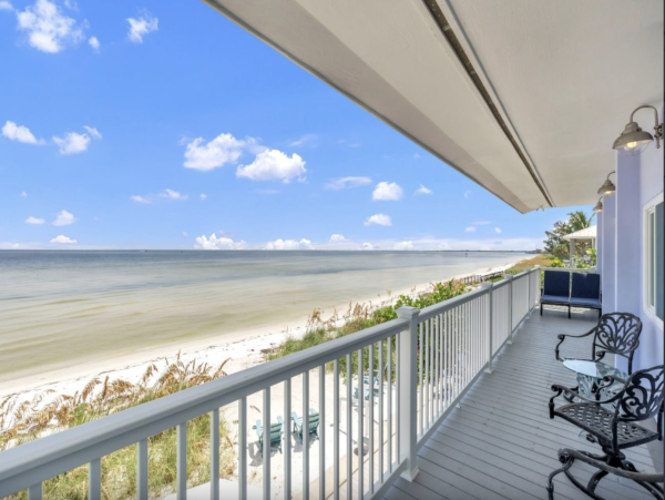 Beautiful Waterfront Anna Maria Home with Private Bay Beach NEW ARRIVAL!