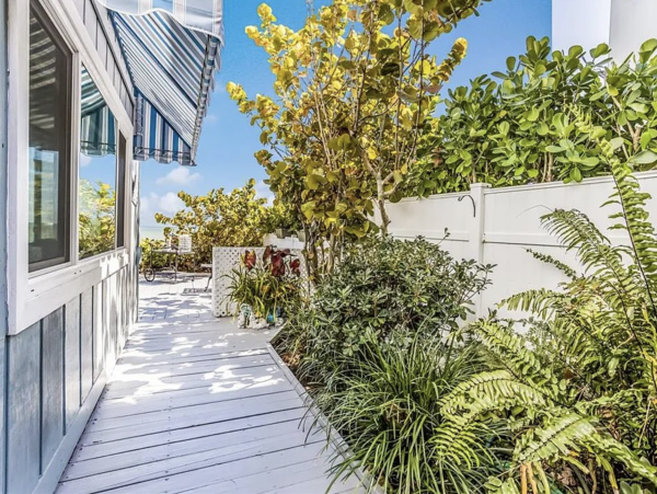 Beautiful Waterfront Anna Maria Home with Private Bay Beach NEW ARRIVAL!