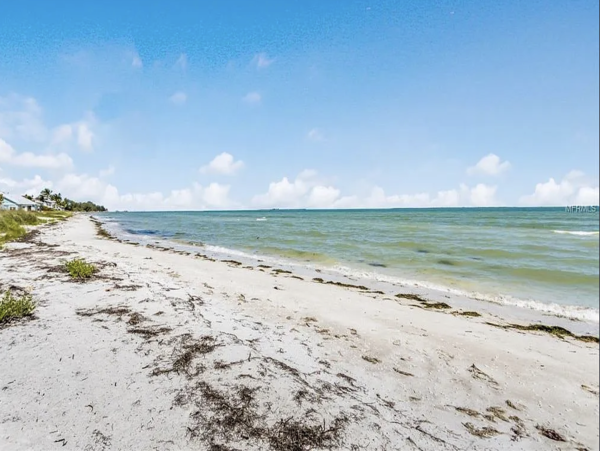 Beautiful Waterfront Anna Maria Home with Private Bay Beach NEW ARRIVAL!
