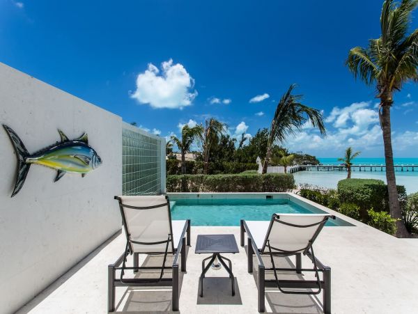Beachfront Sapodilla Luxury One Bedroom