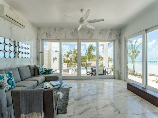 Beachfront Sapodilla Luxury One Bedroom