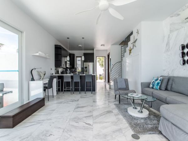 Beachfront Sapodilla Luxury One Bedroom