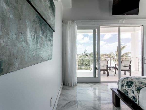 Beachfront Sapodilla Luxury One Bedroom