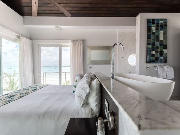 Beachfront Sapodilla Luxury One Bedroom