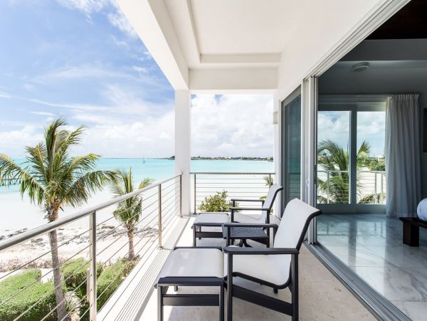 Beachfront Sapodilla Luxury One Bedroom
