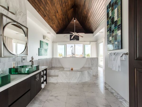 Beachfront Sapodilla Luxury One Bedroom