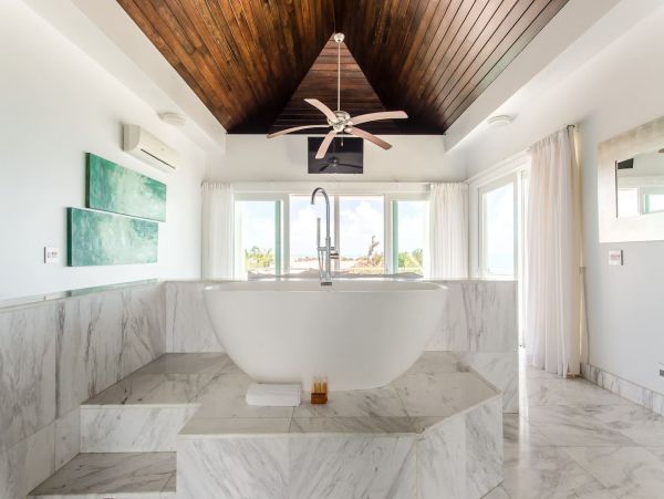 Beachfront Sapodilla Luxury One Bedroom