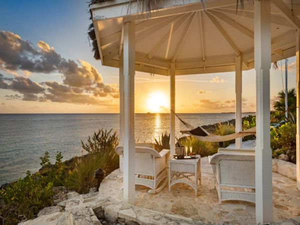 Lifestyle & Charm Three Bedroom Waterfront Villa with Pool