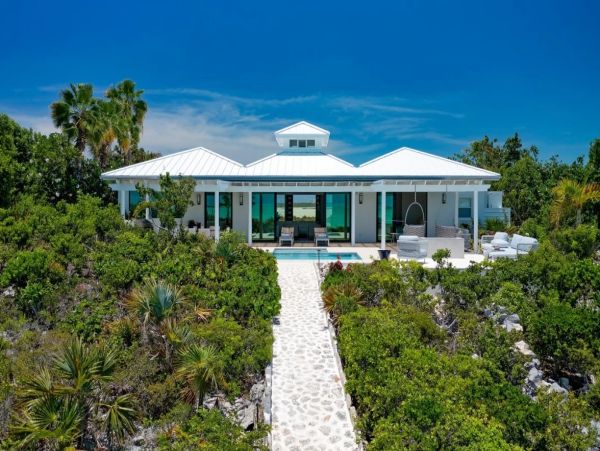 Turks and Caicos Beachfront Villa Rental - Providenciales Luxury Retreat