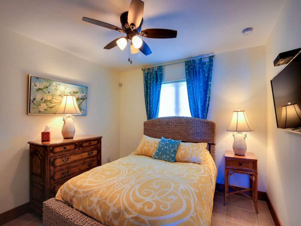 Six Bedrooms Oceanfront Pool Home in Turks And Caicos
