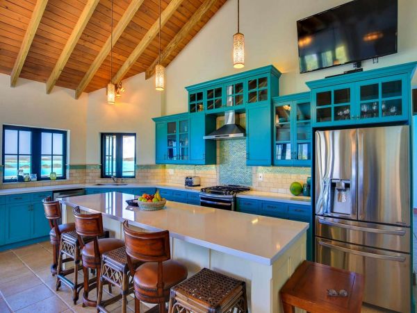 Six Bedrooms Oceanfront Pool Home in Turks And Caicos
