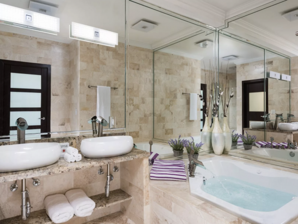 Beachfront Family Friendly Estate on Grace Bay!