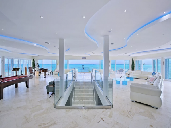 Beachfront Family Friendly Estate on Grace Bay!