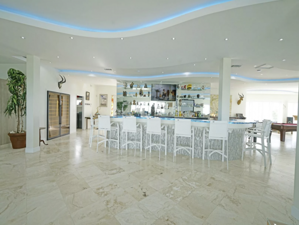 Beachfront Family Friendly Estate on Grace Bay!