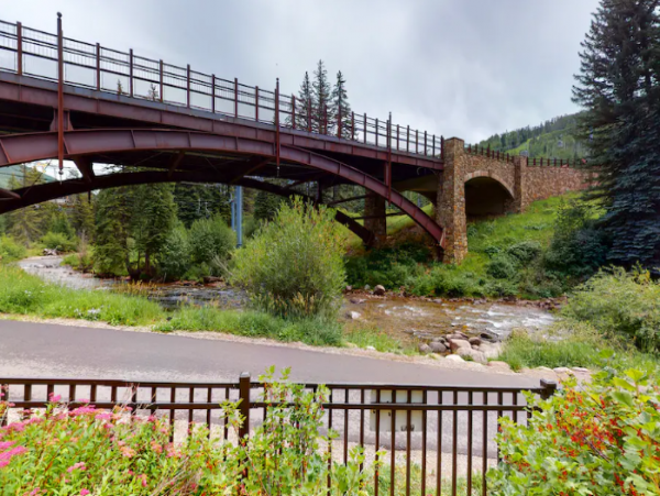 Vail Ski-In Ski-Out Vacation Condo Sleeps 9 Guests