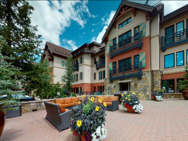 Vail Ski-In Ski-Out Vacation Condo Sleeps 9 Guests