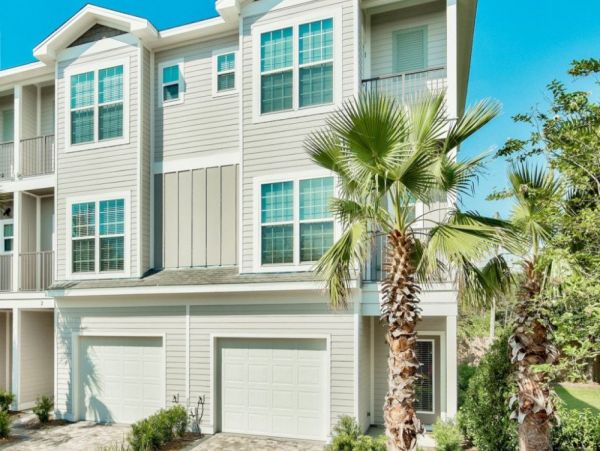 Miramar Beach Vacation Home Communal Pool Sleeps 12 Guests