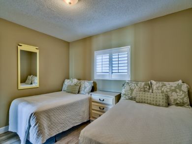 Luxury Miramar Vacation Beach Condo Sleeps 8 Guests