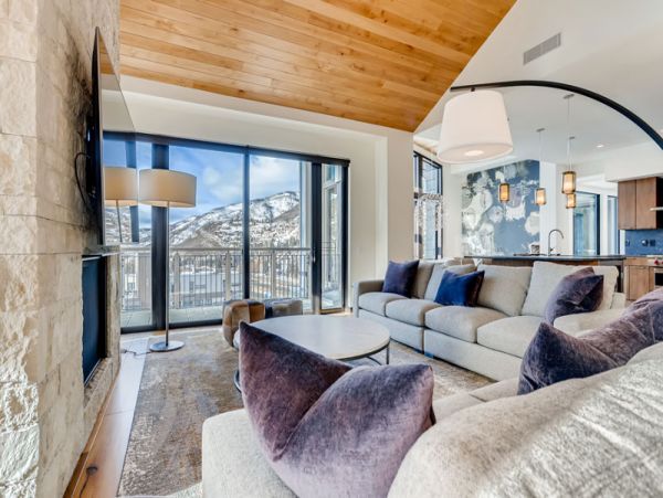 Vail Vacation Penthouse Sleeps 10 Guests Walk to Ski Lifts