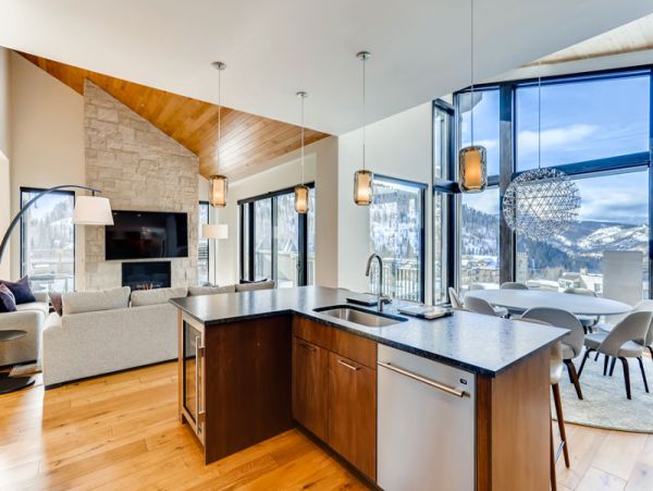 Vail Vacation Penthouse Sleeps 10 Guests Walk to Ski Lifts
