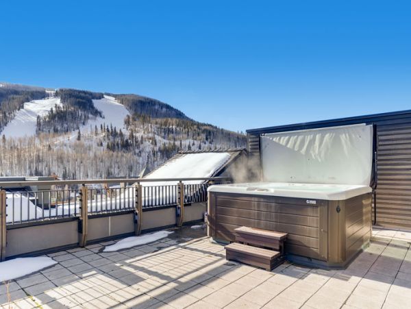 Vail Vacation Penthouse Sleeps 10 Guests Walk to Ski Lifts