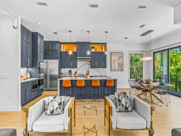 Luxury Vacation Pool Home on Anna Maria Sleeps Eight Guests