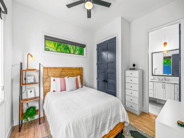 Luxury Vacation Pool Home on Anna Maria Sleeps Eight Guests