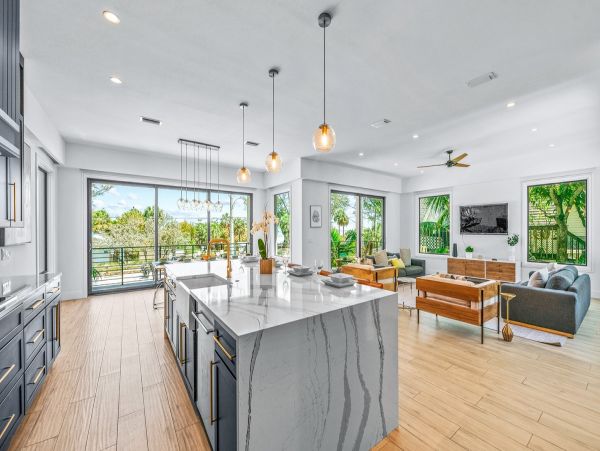 Luxury Vacation Pool Home on Anna Maria Sleeps Eight Guests