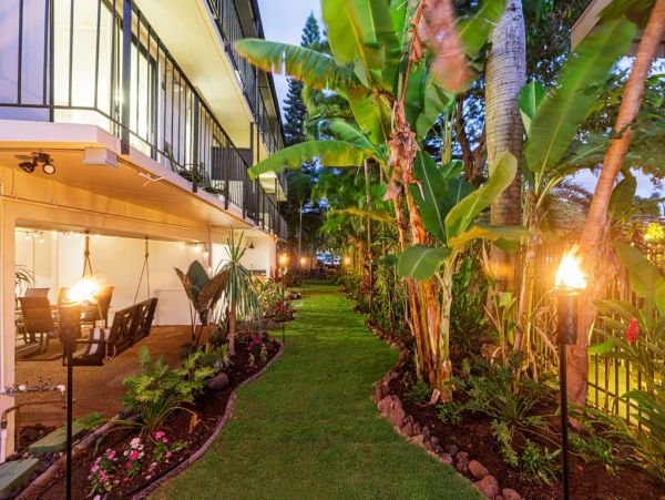 Stunning Mansion Lahaina Vacation Rental Sleeps 32 Guests