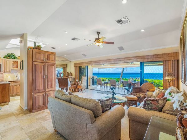 Lahaina Luxury Vacation Three Bedrooms Townhome