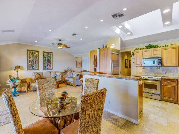 Lahaina Luxury Vacation Three Bedrooms Townhome
