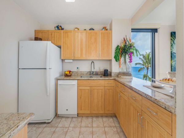 Kaanapali Luxury Vacation Rental Condo Sleeps Six Guests