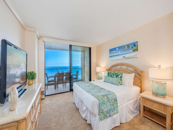 Kaanapali Luxury Vacation Rental Condo Sleeps Six Guests