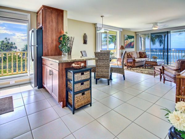 Oceanfront Paradise in West Maui - Relax and Recharge at Our 1-Bedroom Condo