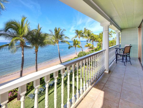 Oceanfront Paradise in West Maui - Relax and Recharge at Our 1-Bedroom Condo